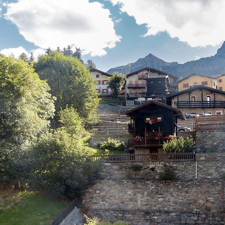 Hellochalet - Maison Paquier - Family Ski Holiday In The Resort Center Valtournenche Exterior foto
